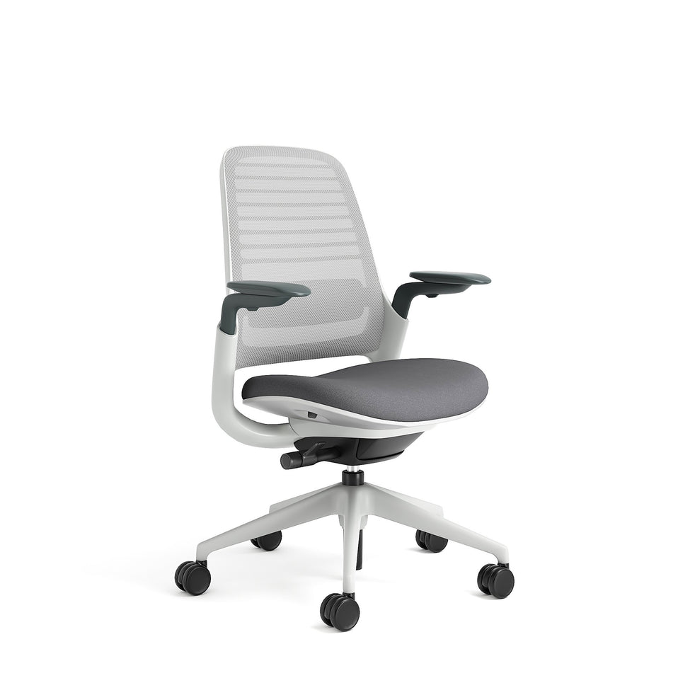 Meshback 3D Microknit Nickel; Seat fabric Otto Ash; Frame Seagull